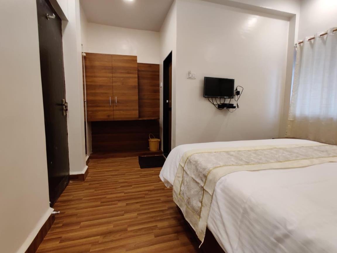 Hotel Surya Grande Kudal  Exterior foto